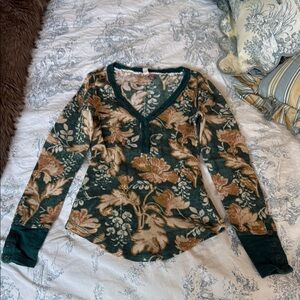 Pilcro Green and Tan Fitted Long Sleeve Blouse